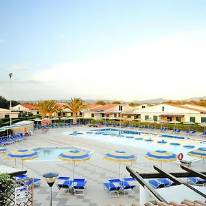 Appartamento In Cecina Mare With Outdoor Pool Italia