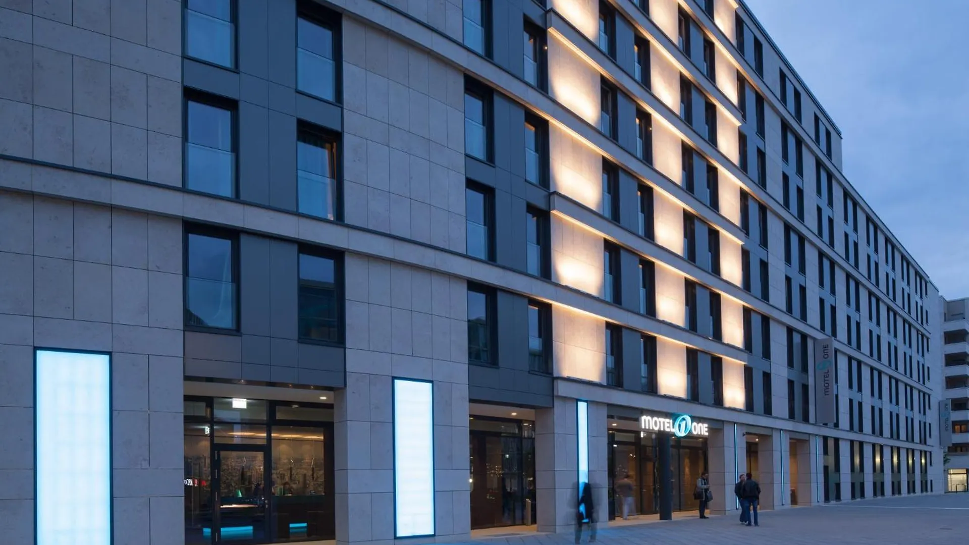 *** Hotel Motel One Frankfurt Messe Frankfurt nad Mohanem Německo